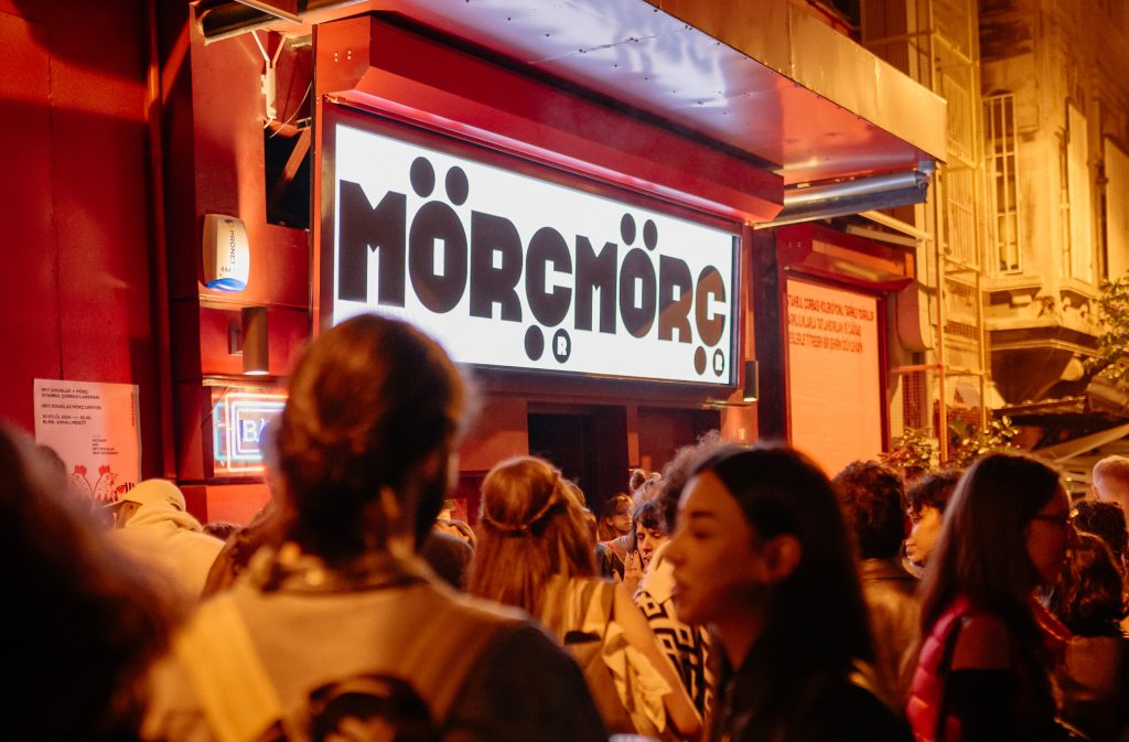 MÖRÇ'ün Hey! Douglas ile gerçekleştirdiği ilk sanatçı koleksiyonunun lansmanı.