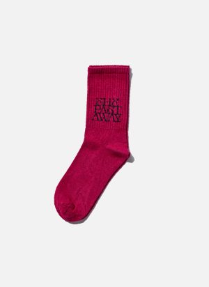 she_past_away_mörç_gölgede_dans_kızıl_çorap